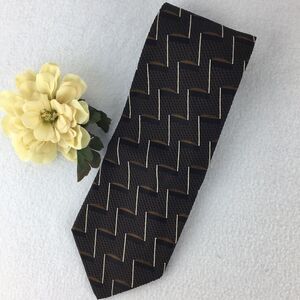 Hugo Boss Men's Silk Tie brown Zig Zag Print